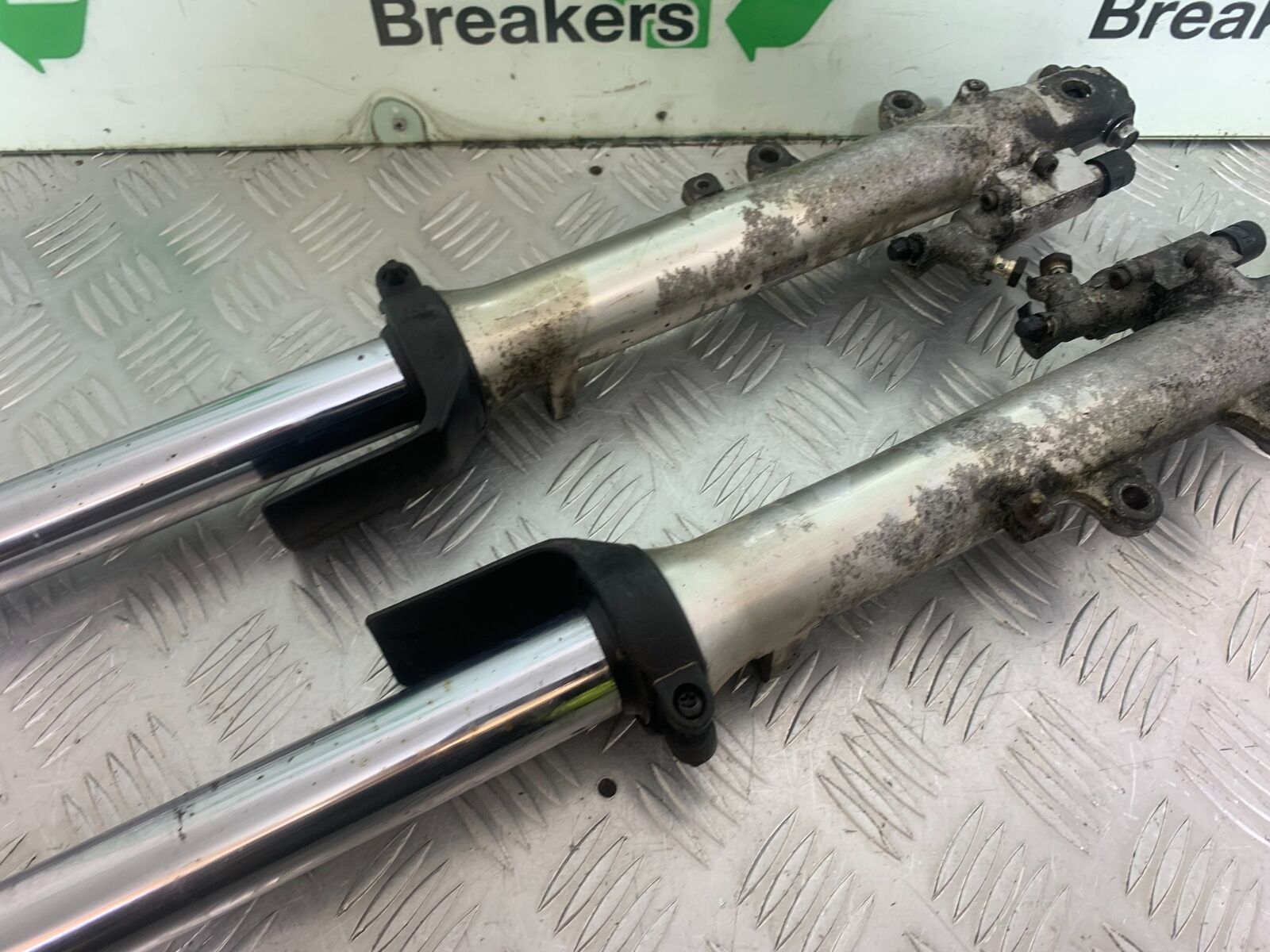 YAMAHA FJ1100 FJ 1100 FORKS   YEAR 1984-1985 (CMB1101)