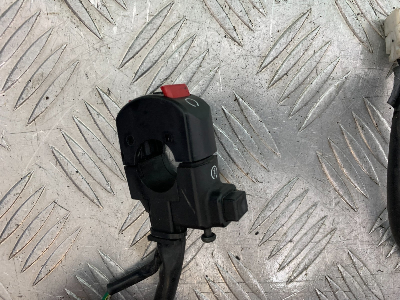 HONDA CBR1000 RR RIGHT SWITCH GEAR  YEAR 2008-2011 (CMB1330)