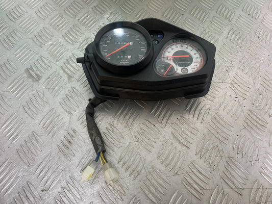 HONDA CBF125 CBF 125 CLOCKS SPEEDO DASH (3384 MILES)  YEAR 2009-14  (CMB1172)