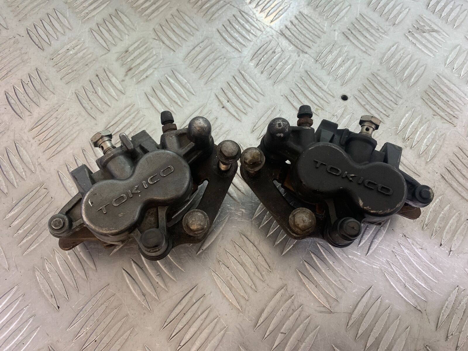 KAWASAKI Z750 ZR750 ZR-7S FRONT BRAKE CALIPERS   YEAR 1999-05 (CMB1135)