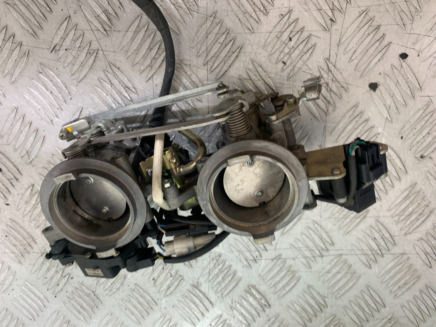 KTM 990 SUPER DUKE THROTTLE BODIES  YEAR 2007-2011  (CMB1207)