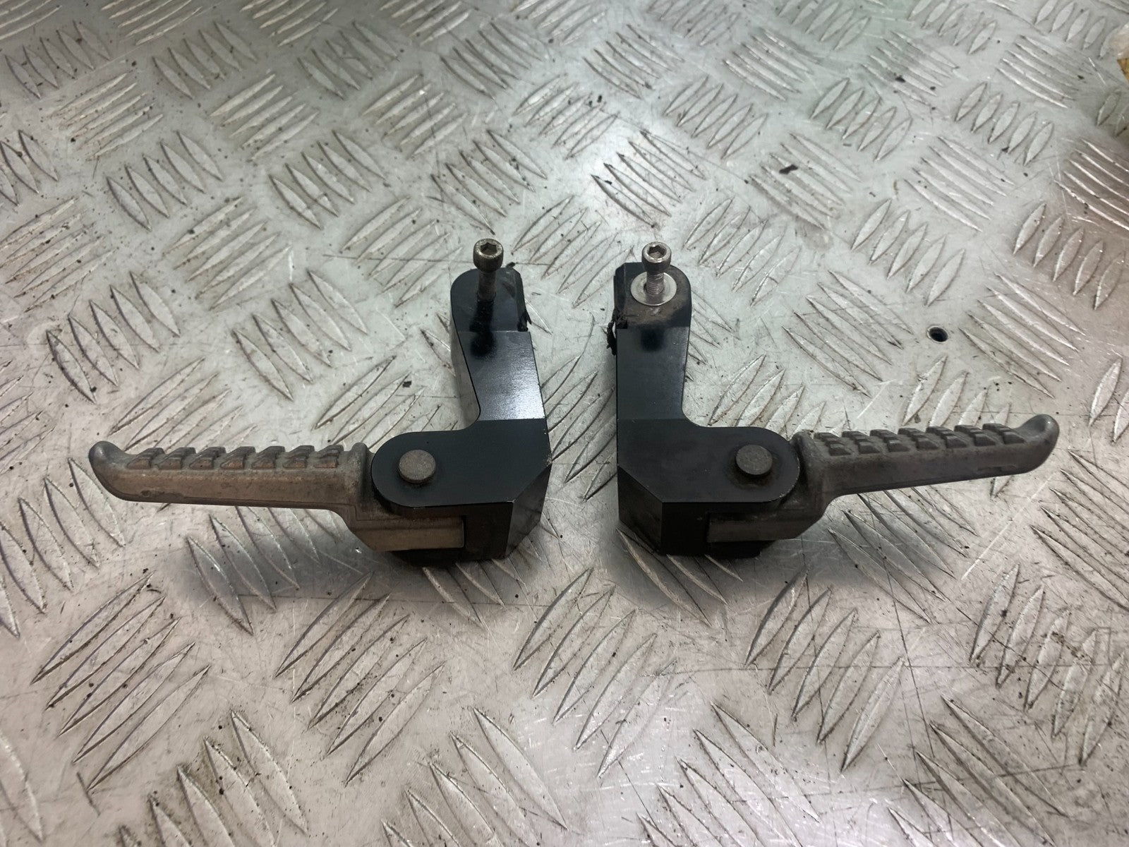 KAWASAKI GTR1400 GTR 1400 EXTENDED REAR FOOTPEGS  YEAR 2007-2009 (CMB1174)