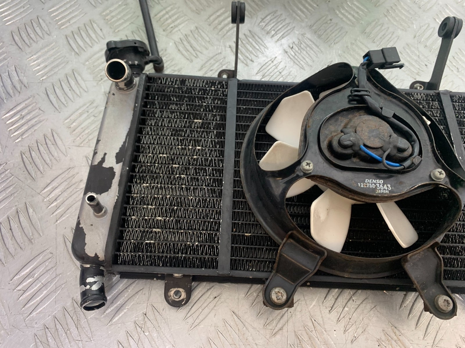 TRIUMPH 1050 SPRINT GT RADIATOR AND FAN YEAR 2010-2016 (CMB1250)