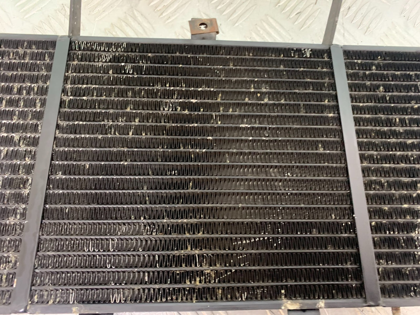 TRIUMPH 955i SPRINT ST RADIATOR YEAR 1999-04 (CMB1230)