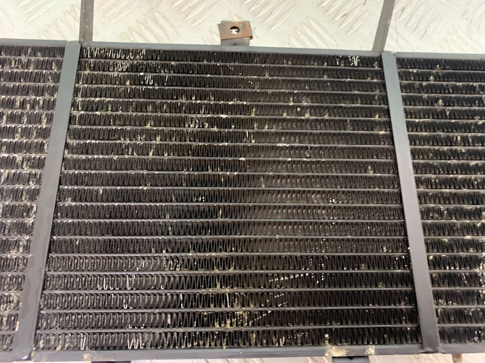 TRIUMPH 955i SPRINT ST RADIATOR YEAR 1999-04 (CMB1230)