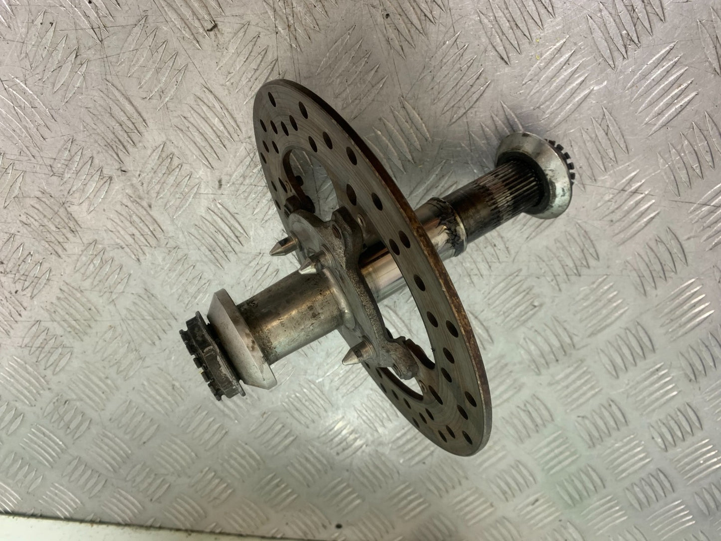 DUCATI 848 REAR DISC AND SPINDLE  YEAR 2008-2010 (CMB1323)