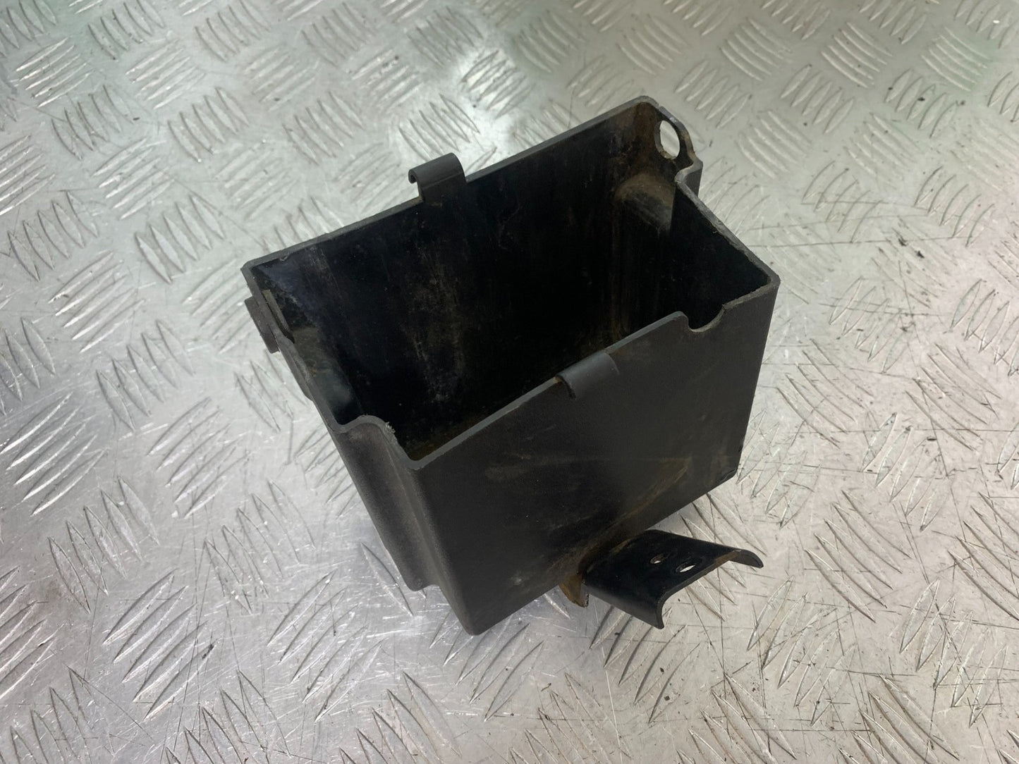 TRIUMPH TROPHY 900 BATTERY BOX  YEAR 1991-95 (CMB1251)