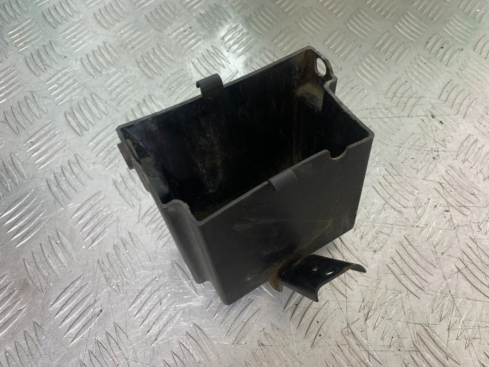 TRIUMPH TROPHY 900 BATTERY BOX  YEAR 1991-95 (CMB1251)
