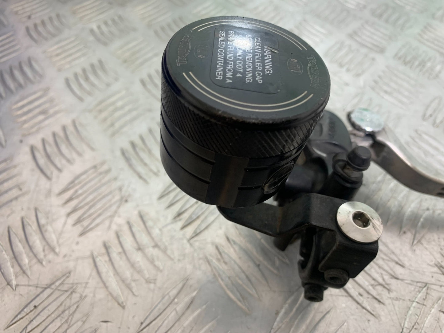 TRIUMPH SPEED TRIPLE R 1050 FRONT BRAKE MASTER CYLINDER  2009 (CMB1183)
