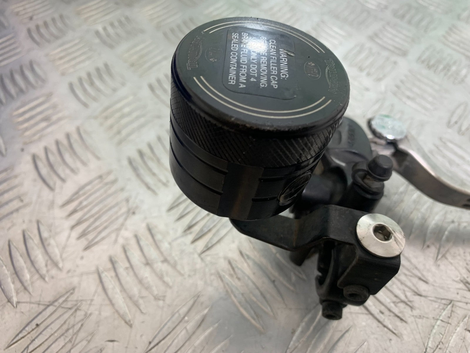 TRIUMPH SPEED TRIPLE R 1050 FRONT BRAKE MASTER CYLINDER  2009 (CMB1183)