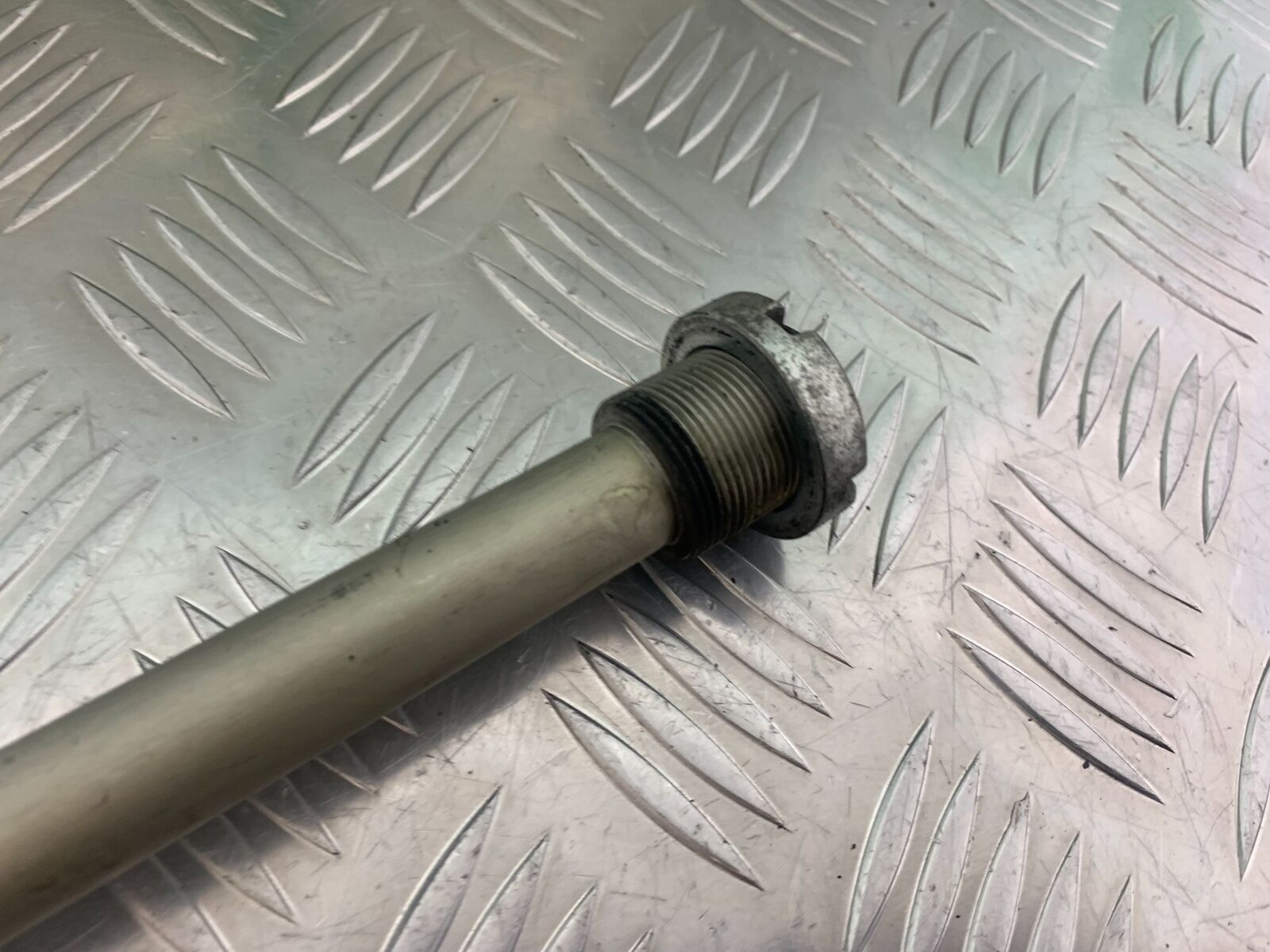 SUZUKI DL 650 V-STROM SWINGARM SPINDLE  YEAR 2016 (STOCK 996)