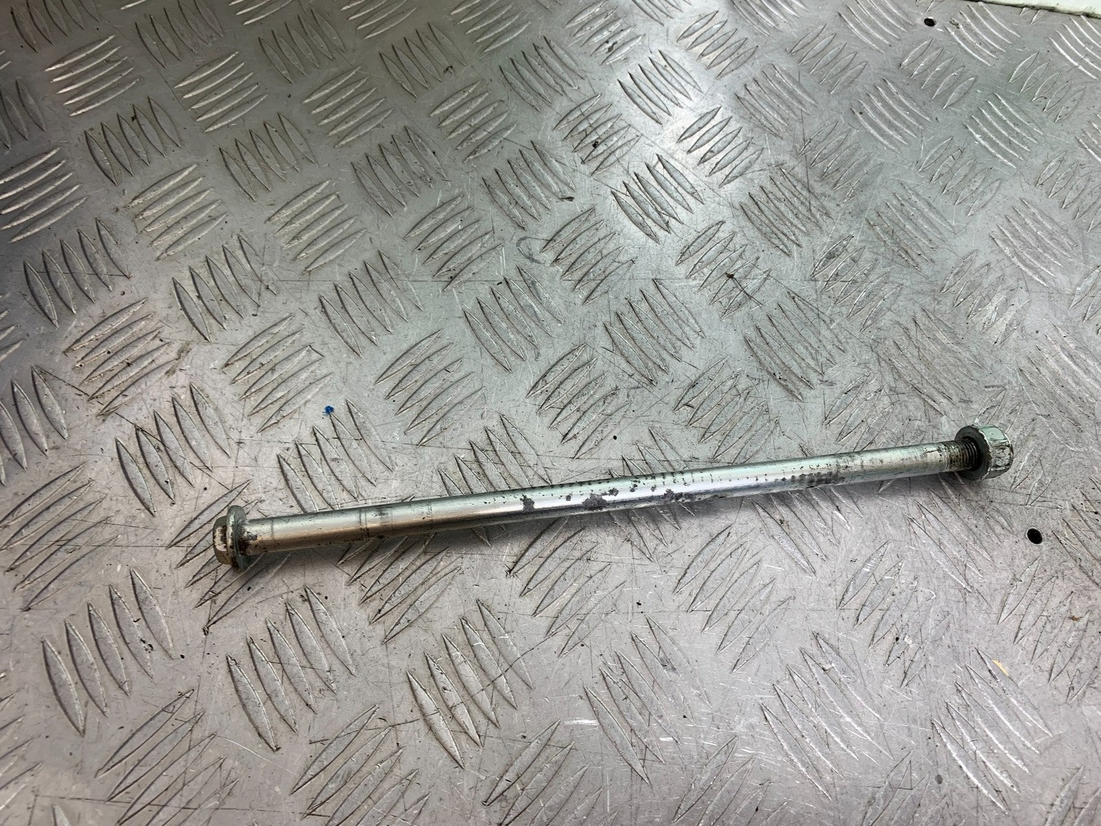 HONDA XL125 VARADERO SWINGARM SPINDLE  YEAR 2001-2006  (CMB1304)