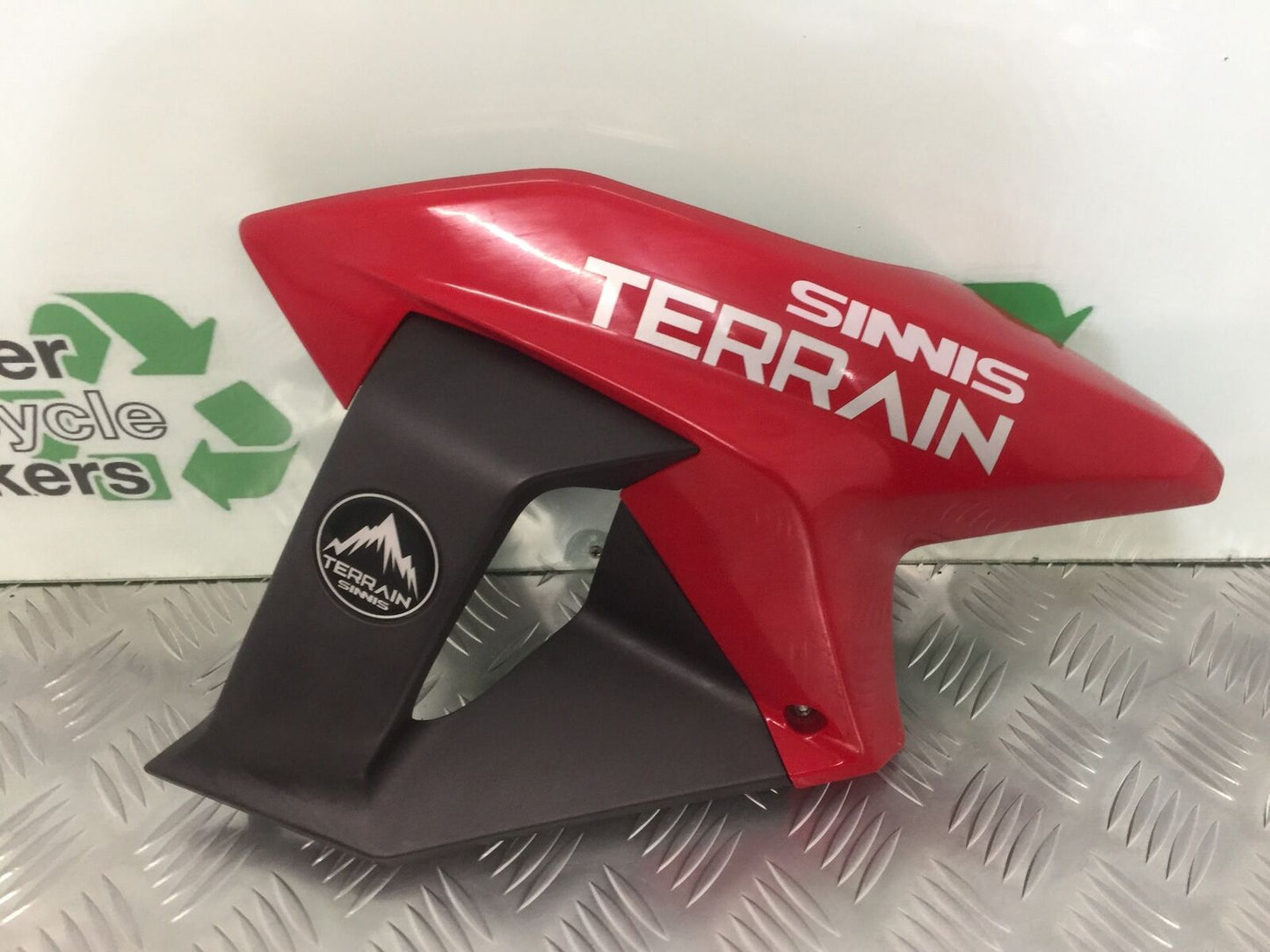 SINNIS TERRAIN 125 LEFT TANK COWL YEAR 2020 (STOCK 921)