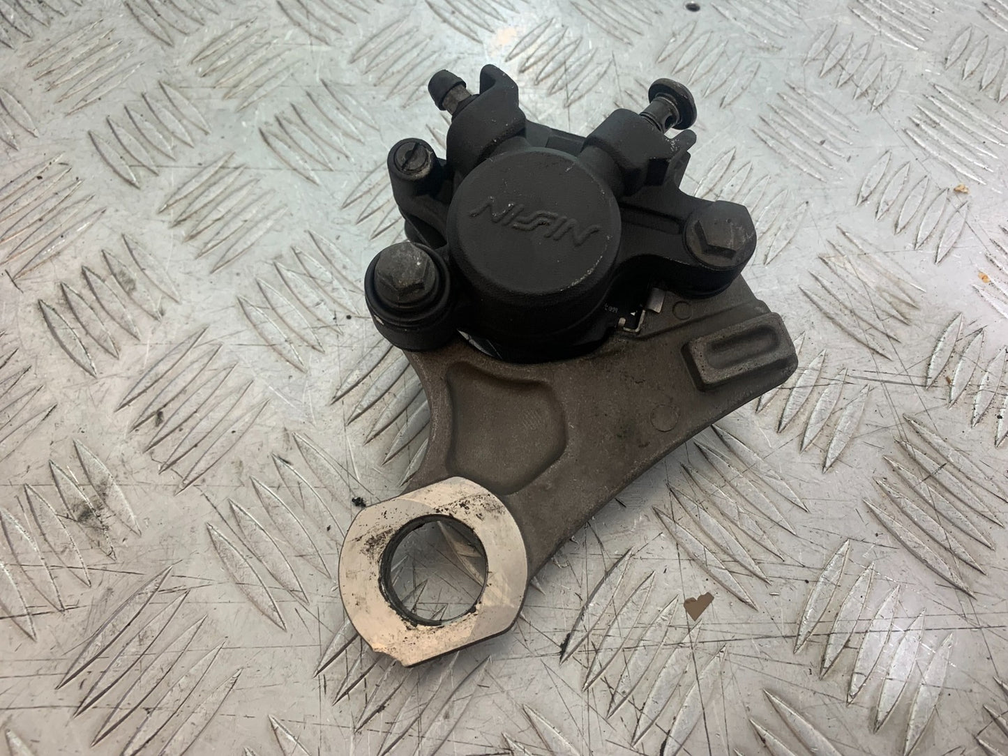 YAMAHA YZF R1 14 B BIG BANG REAR BRAKE CALIPER   2009-14 (CMB1175)