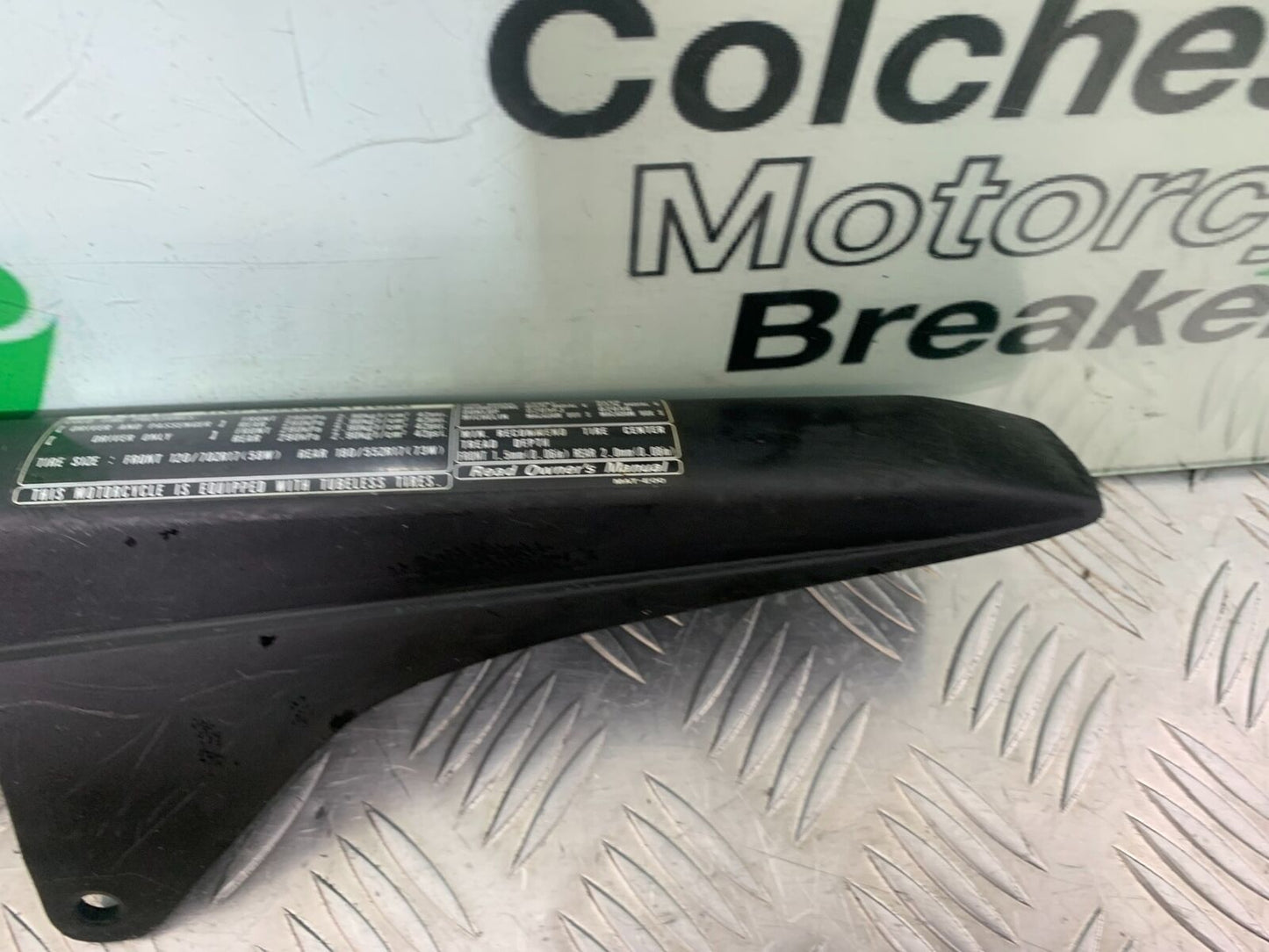 HONDA CBR1100 BLACKBIRD CHAIN GUARD   YEAR 1999-2005 (CMB1103)