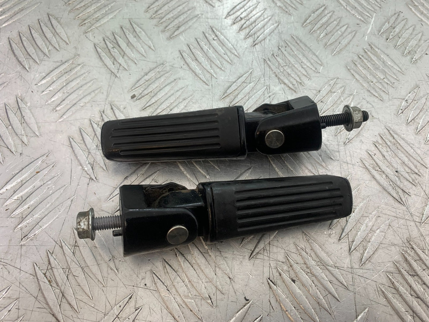 BSA 650 GOLD STAR REAR FOOTPEGS    YEAR 2022-2025 (CMB1262)