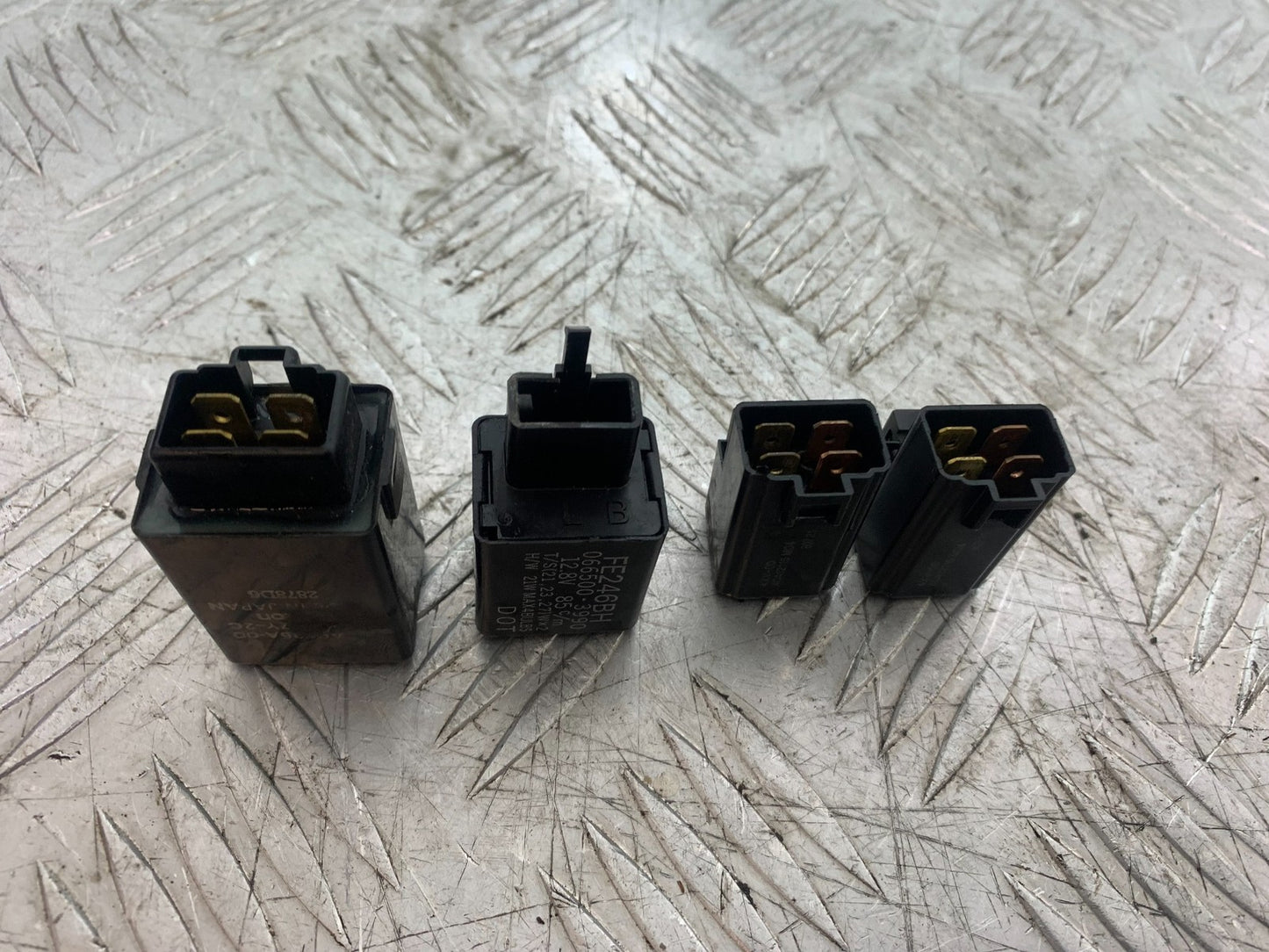 YAMAHA YZF R1 RELAYS  YEAR 1998-99 (CMB1291)