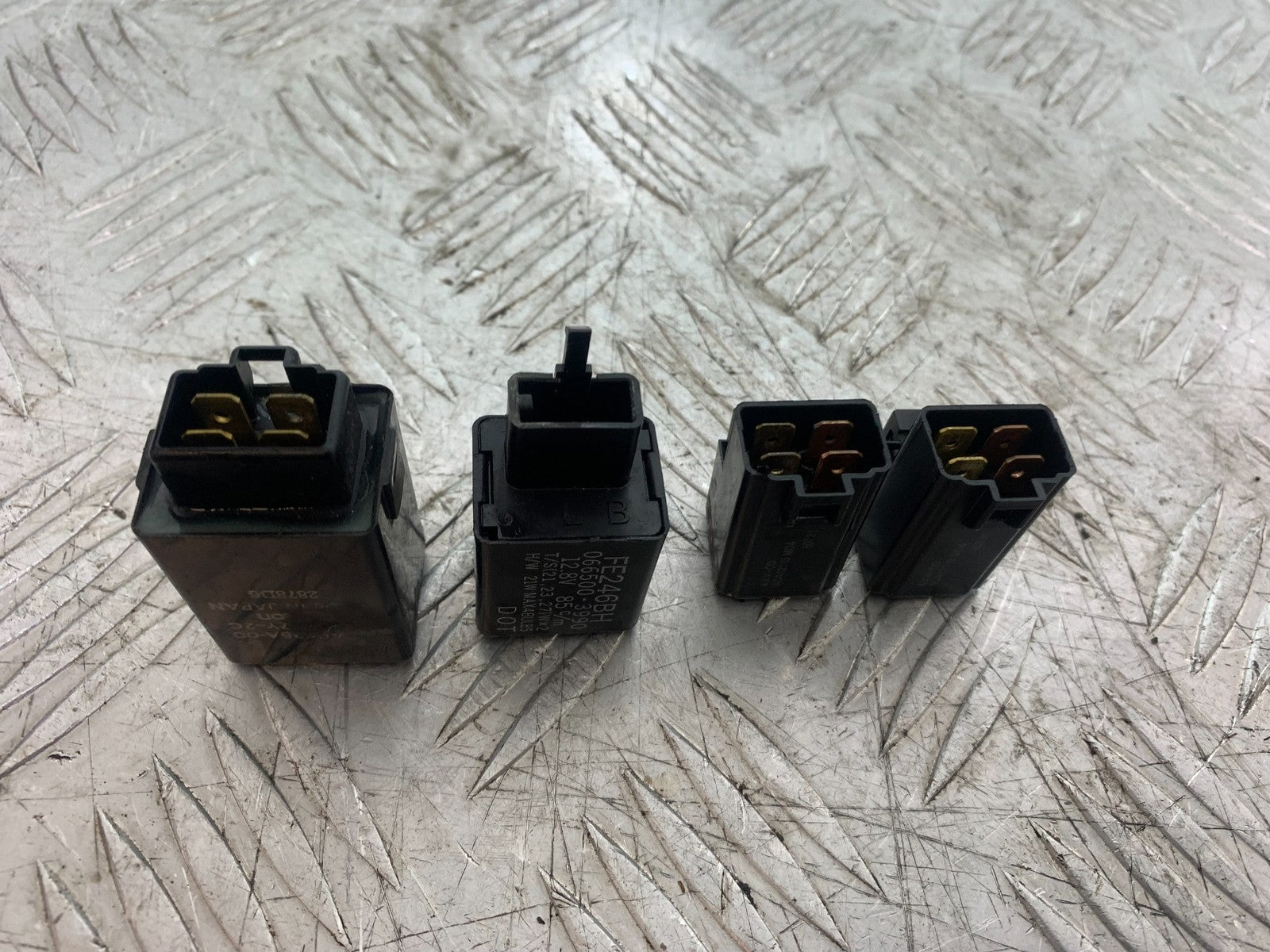 YAMAHA YZF R1 RELAYS  YEAR 1998-99 (CMB1291)
