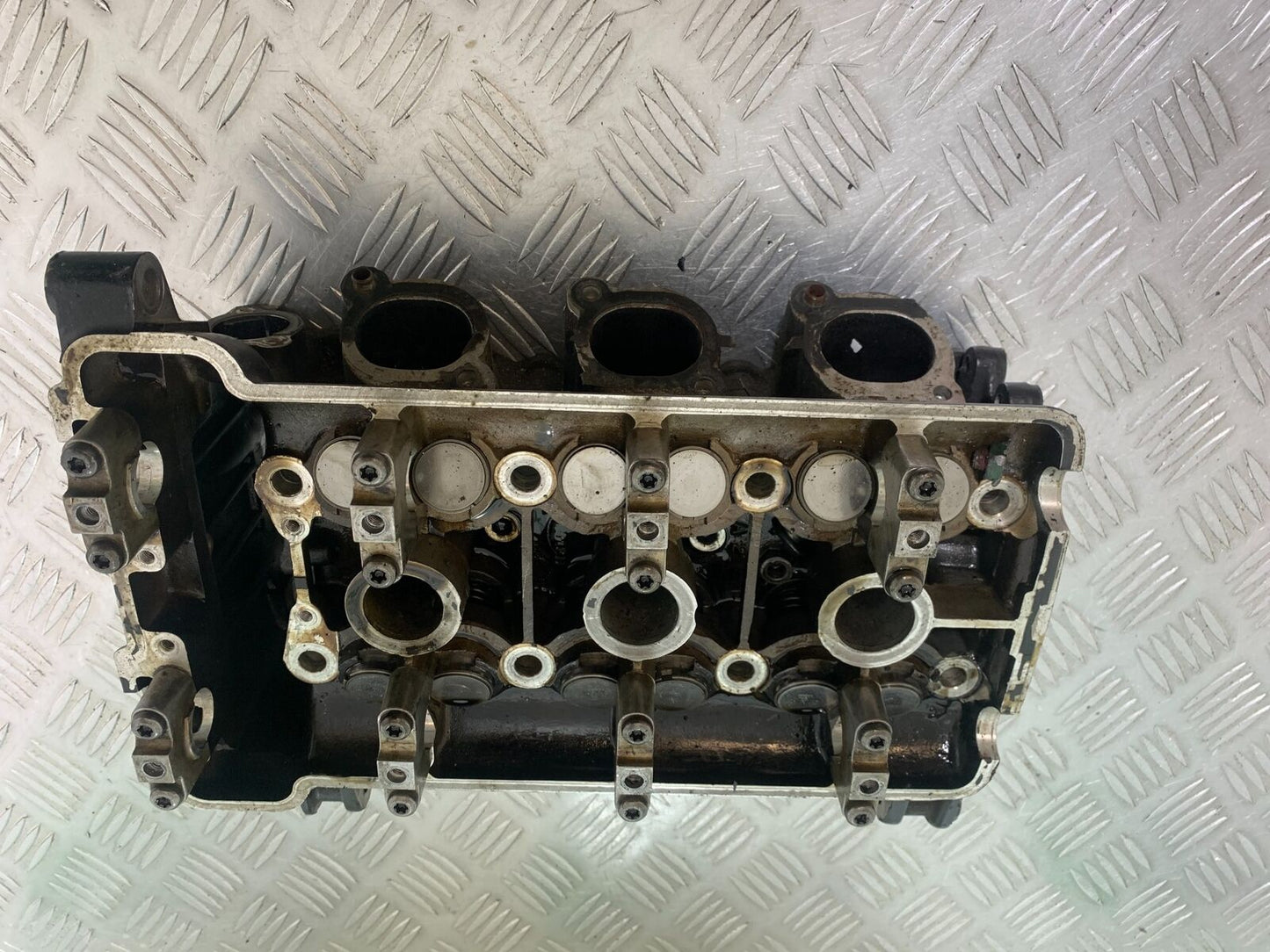 TRIUMPH 955i SPRINT ST CYLINDER HEAD  YEAR 1999-2004 (STOCK 735)