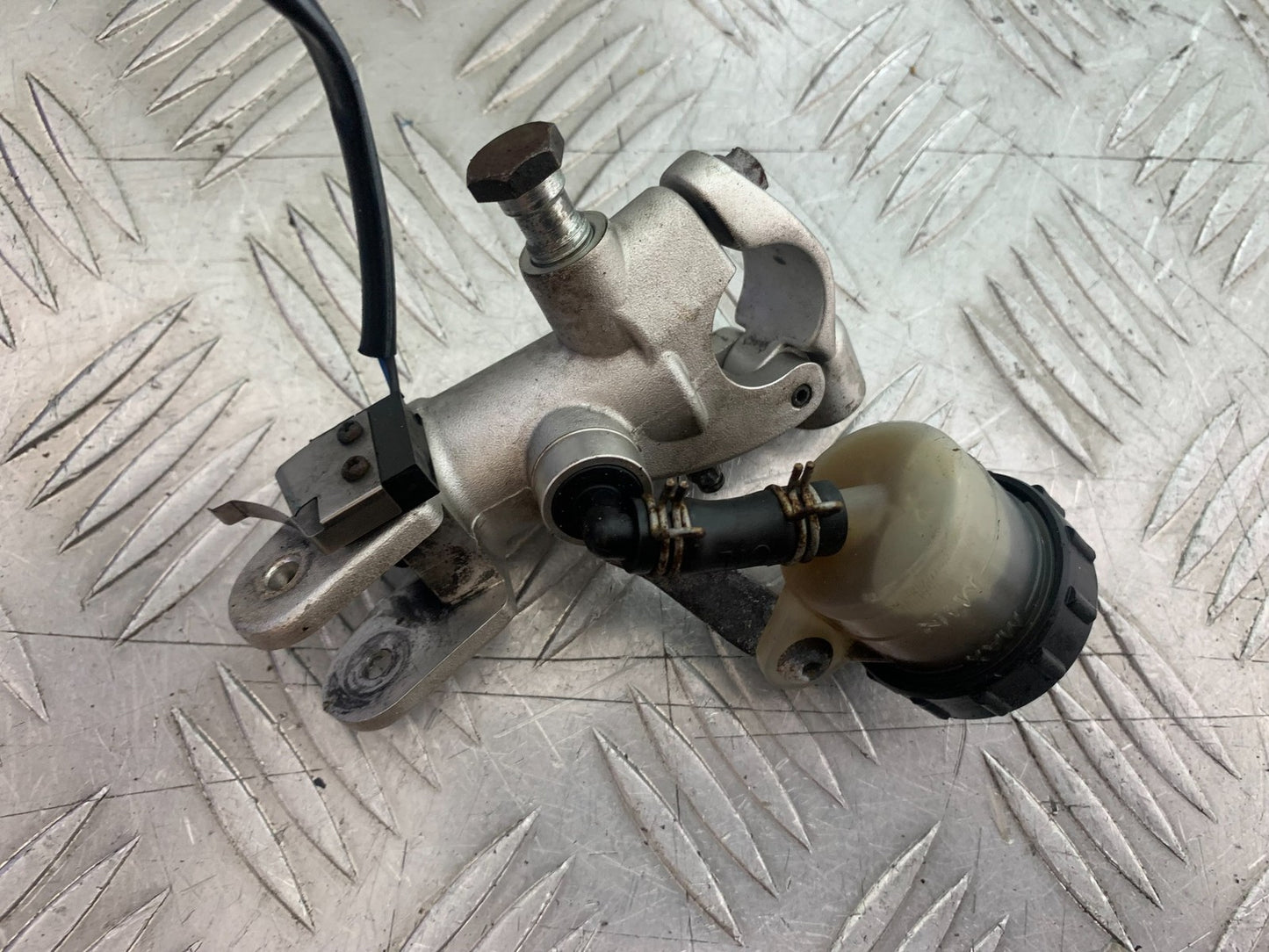 KTM 990 SUPER DUKE FRONT BRAKE MASTER CYLINDER YEAR 2007-2011  (CMB1207)