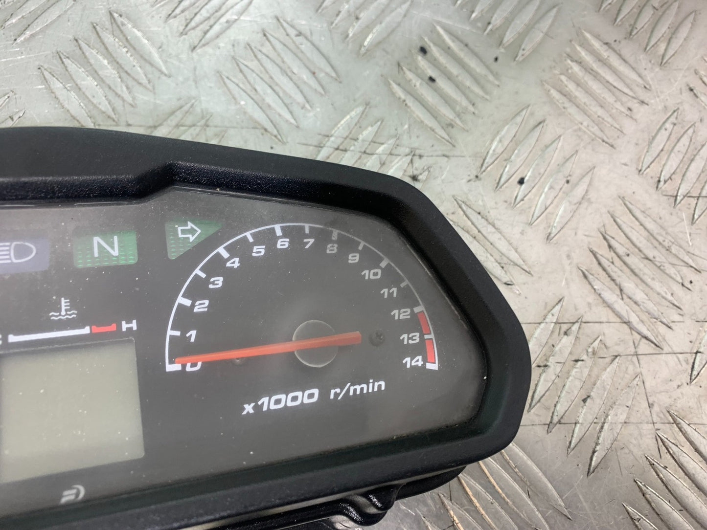 HONDA XL125 VARADERO CLOCKS SPEEDO DASH   YEAR 2001-2006  (CMB1210)