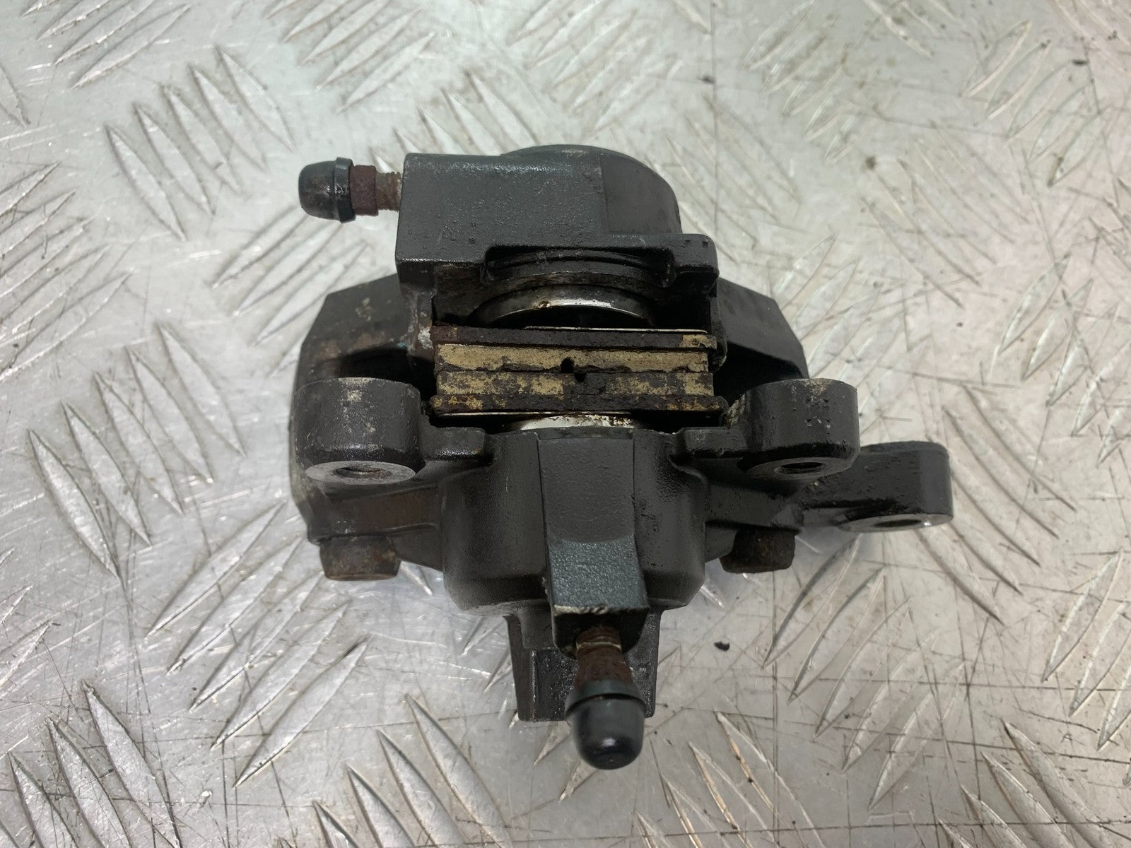SUZUKI GSF600 GSF 600 BANDIT REAR BRAKE CALIPER  2000-2004 (CMB1269)