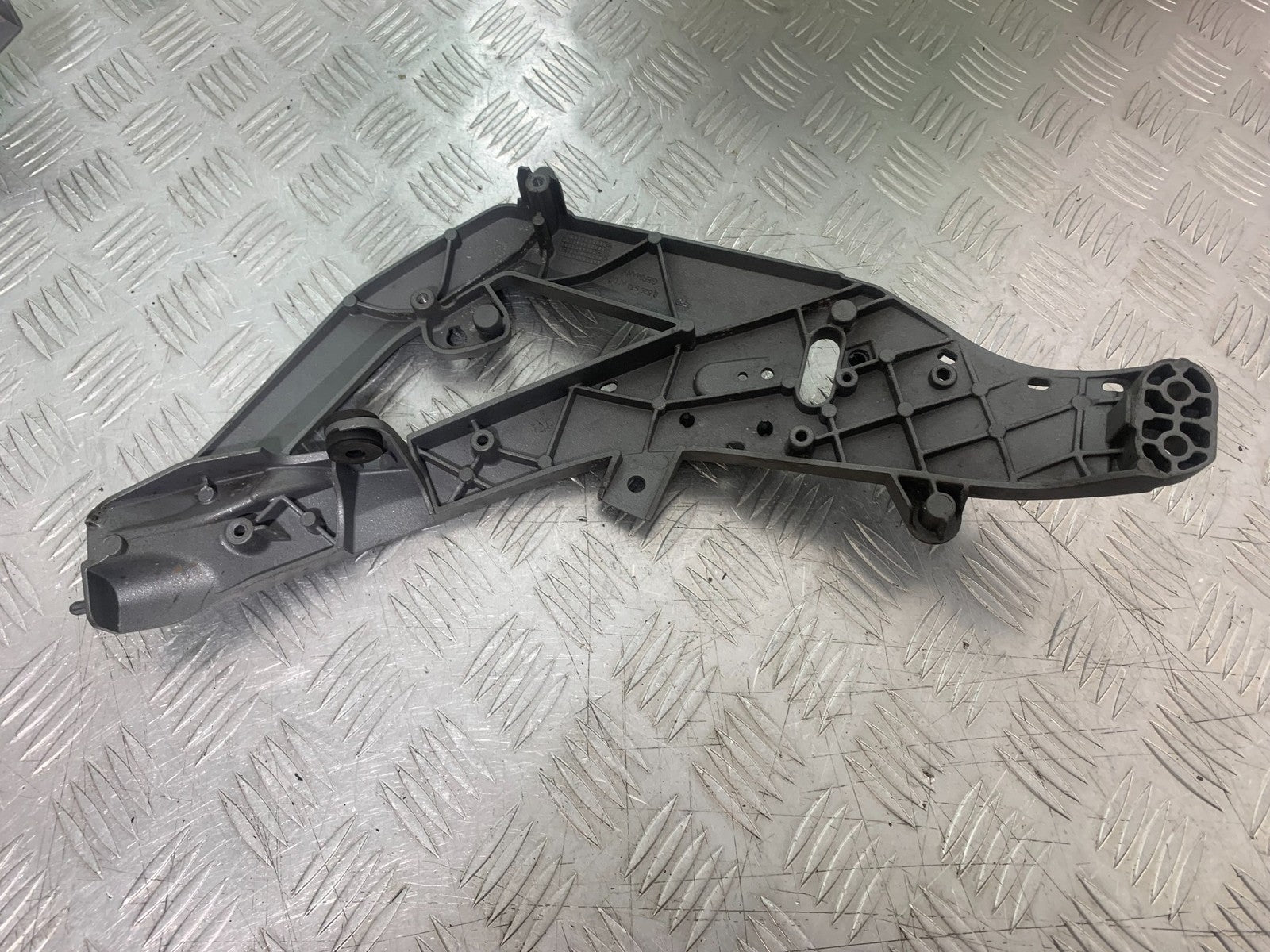 BMW R1200 R 1200 GS RIGHT FAIRING BRACKET  YEAR 2013-2016 (CMB1257)