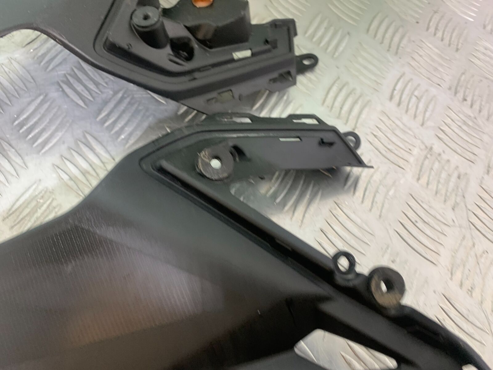 KAWASAKI Z650 ER650 KNFAN LEFT & RIGHT SIDE INFILLS  YEAR 2022-2024 (CMB1112)