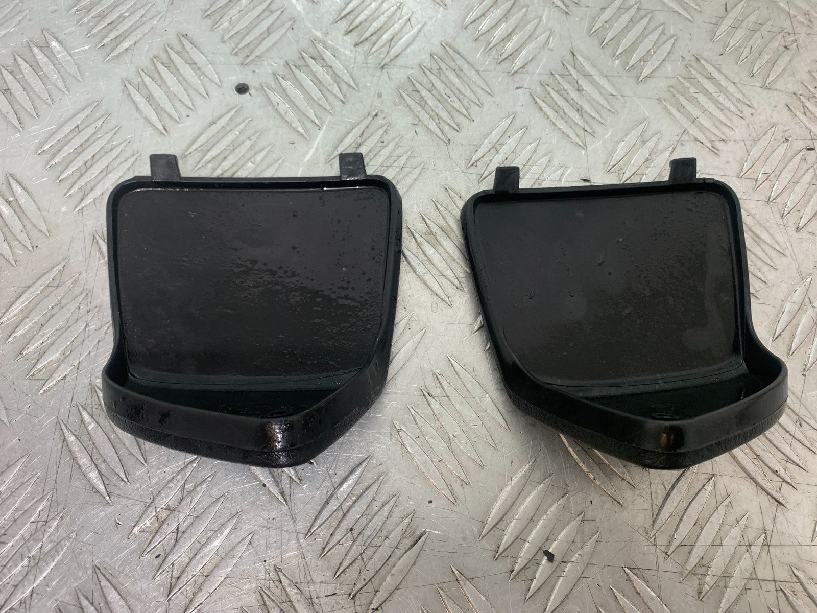 PIAGGIO VESPA GTS 125 LEFT & RIGHT INFILLS YEAR 2009-14  (CMB1261)