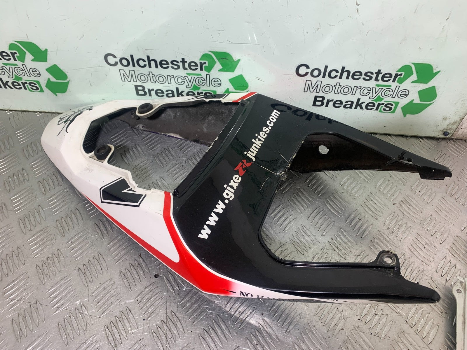 SUZUKI GSXR750 GSXR 750 K4 K5 TAIL PIECE SEAT UNIT 2004-2005 (CMB1319)