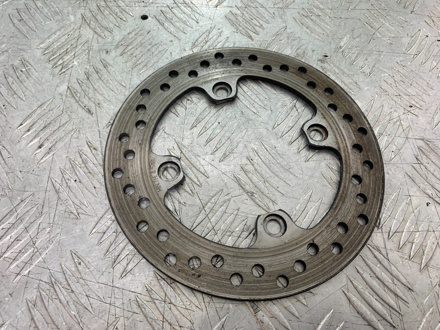 TRIUMPH 675 STREET TRIPLE R REAR BRAKE DISC  YEAR 2013 - 2016 (CMB1221)