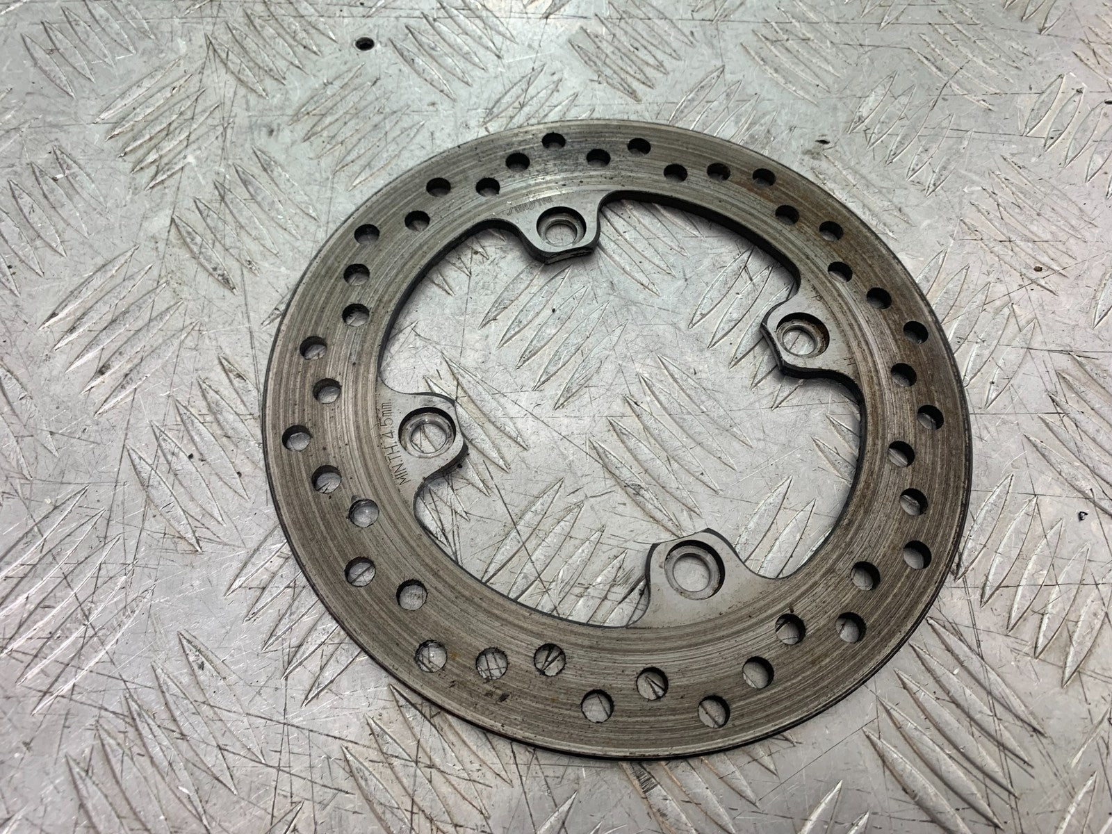 TRIUMPH 675 STREET TRIPLE R REAR BRAKE DISC  YEAR 2013 - 2016 (CMB1221)