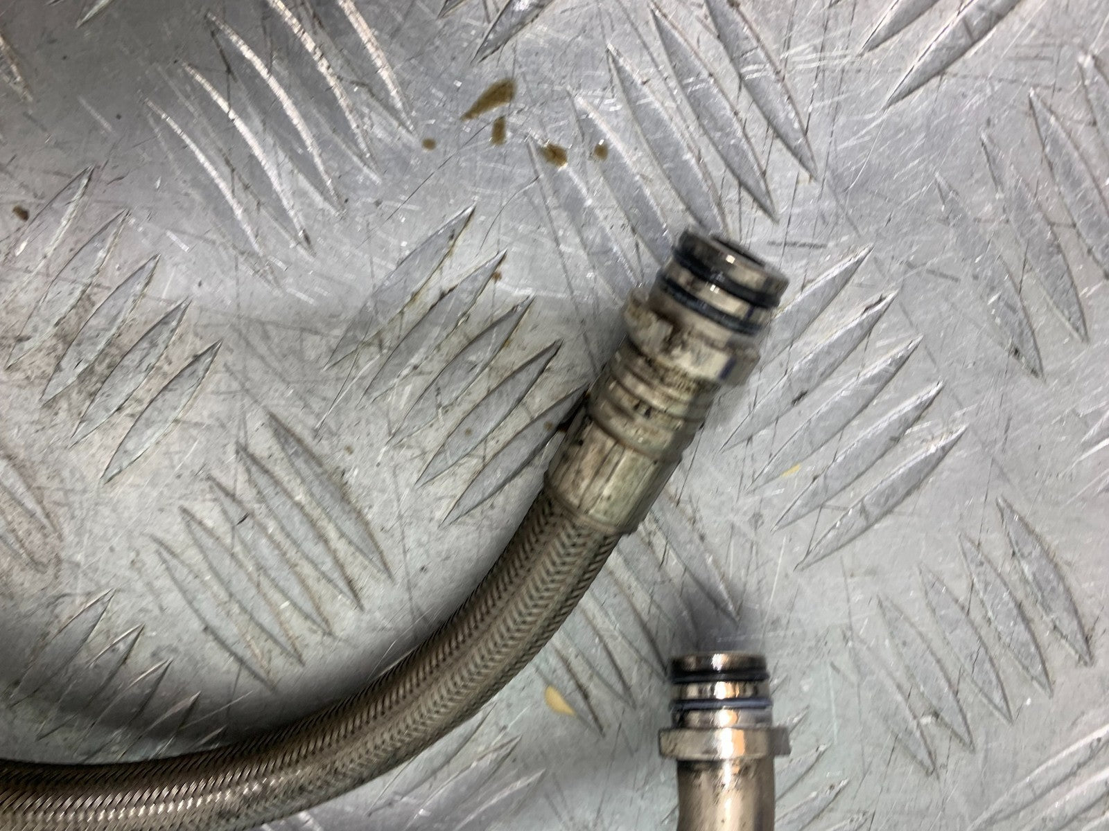 MV AGUSTA 675 F3 OIL COOLER LINES YEAR 2012-2016 (CMB1302)