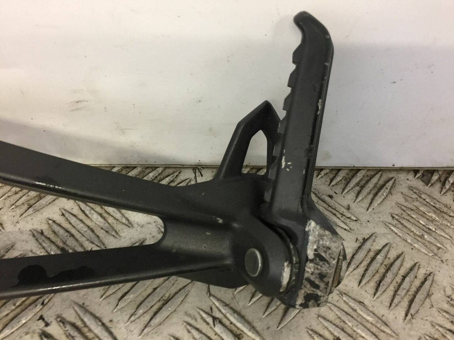 KAWASAKI ZX636 ZX 636 LEFT REAR HANGER AND PEG  YEAR 2013-2016