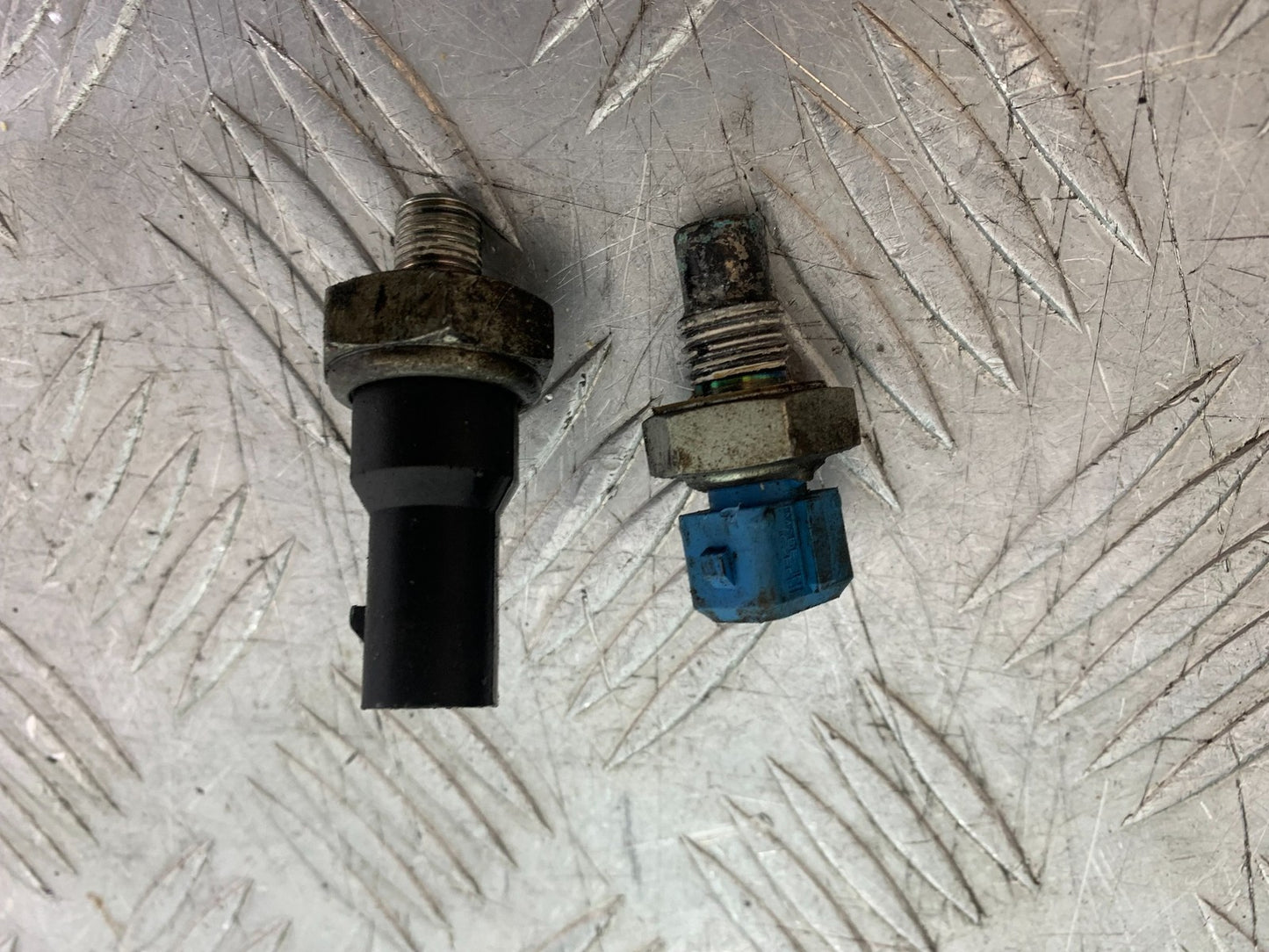 MV AGUSTA 675 F3 2 X ENGINE SENSORS  YEAR 2012-2016 (CMB1302)