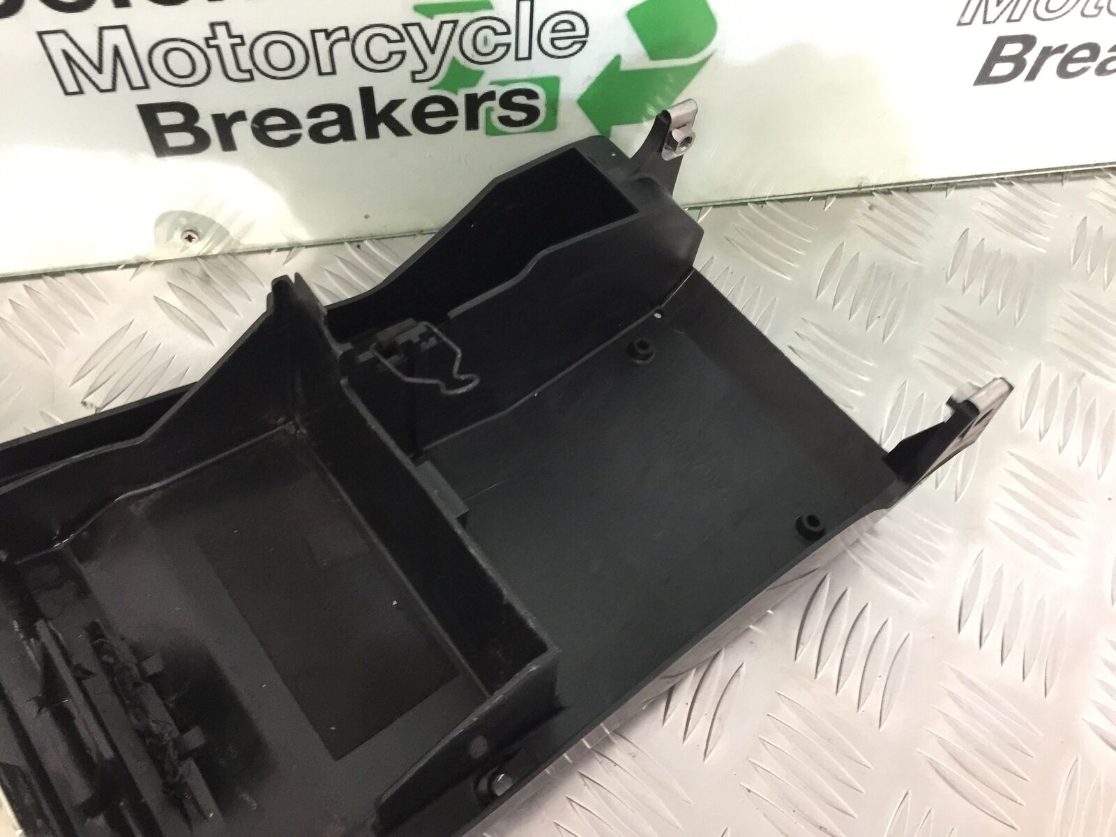 KAWASAKI Z1000 Z 1000 UNDERTRAY   YEAR 2007-2009  (STOCK 927)