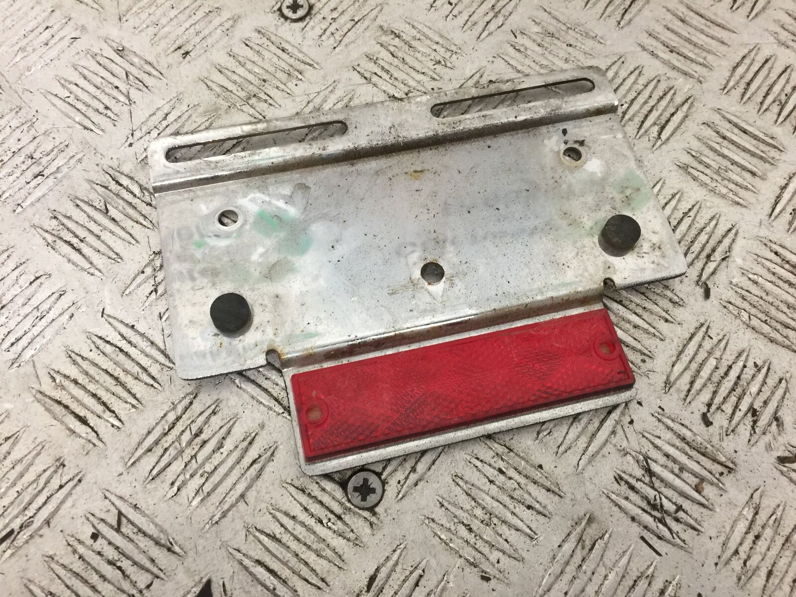 VICTORY V92 C NUMBER PLATE BRACKET YEAR 2004 (STOCK 765)