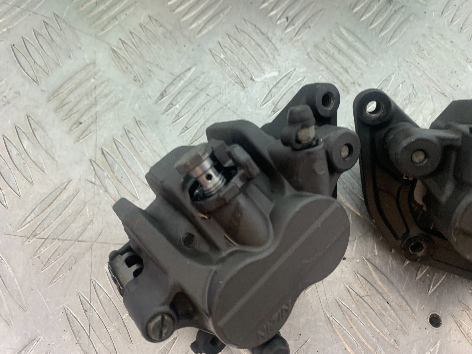 TRIUMPH 675 STREET TRIPLE FRONT CALIPERS    2013-2016 (CMB1186)