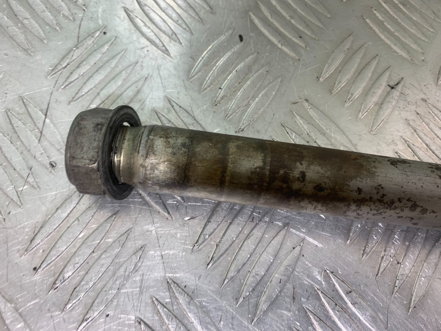 YAMAHA XSR900 XSR 900 REAR WHEEL SPINDLE YEAR 2022-2024 (CMB1215)