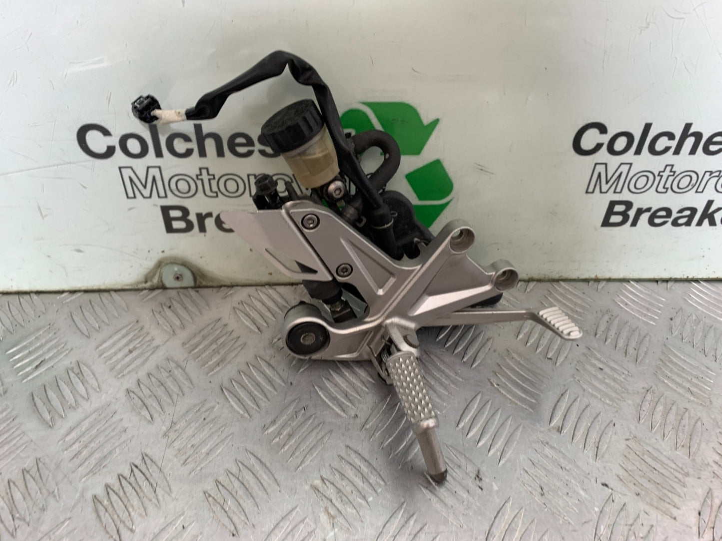 HONDA CBR1000 RR FRONT RIGHT HANGER  YEAR 2008-2011 (CMB1330)