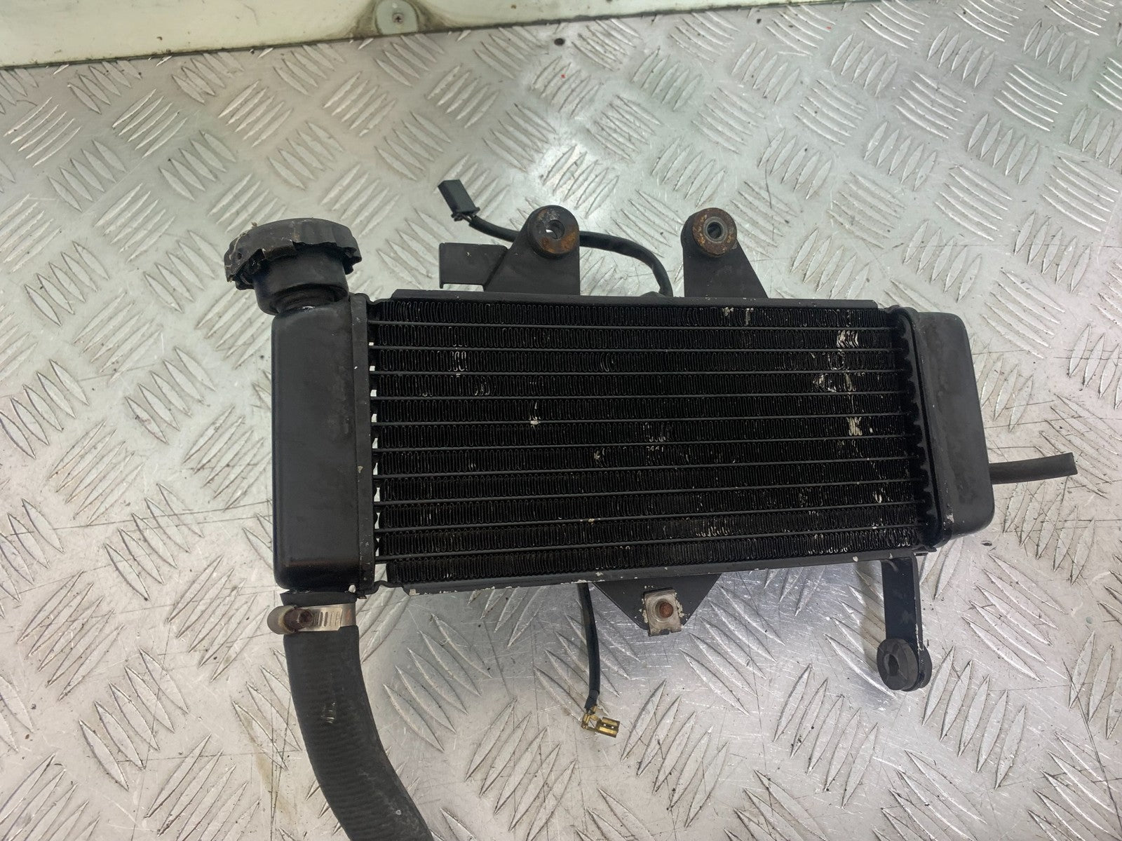 HONDA XL125 VARADERO RADIATOR   YEAR 2001-2006  (CMB1210)