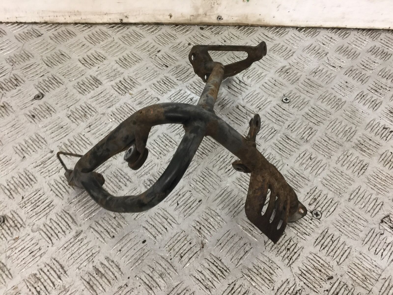 HONDA XL1000 VARADERO PETROL PUMP BRACKET   YEAR 2004 (STOCK 764)