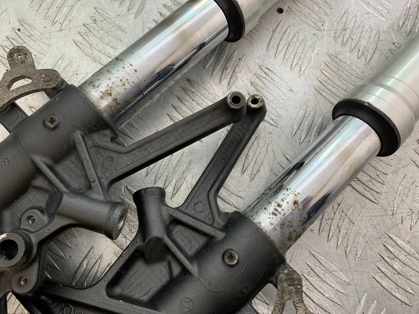 KAWASAKI GTR1400 GTR 1400 FORKS   YEAR 2007-2009 (CMB1306)