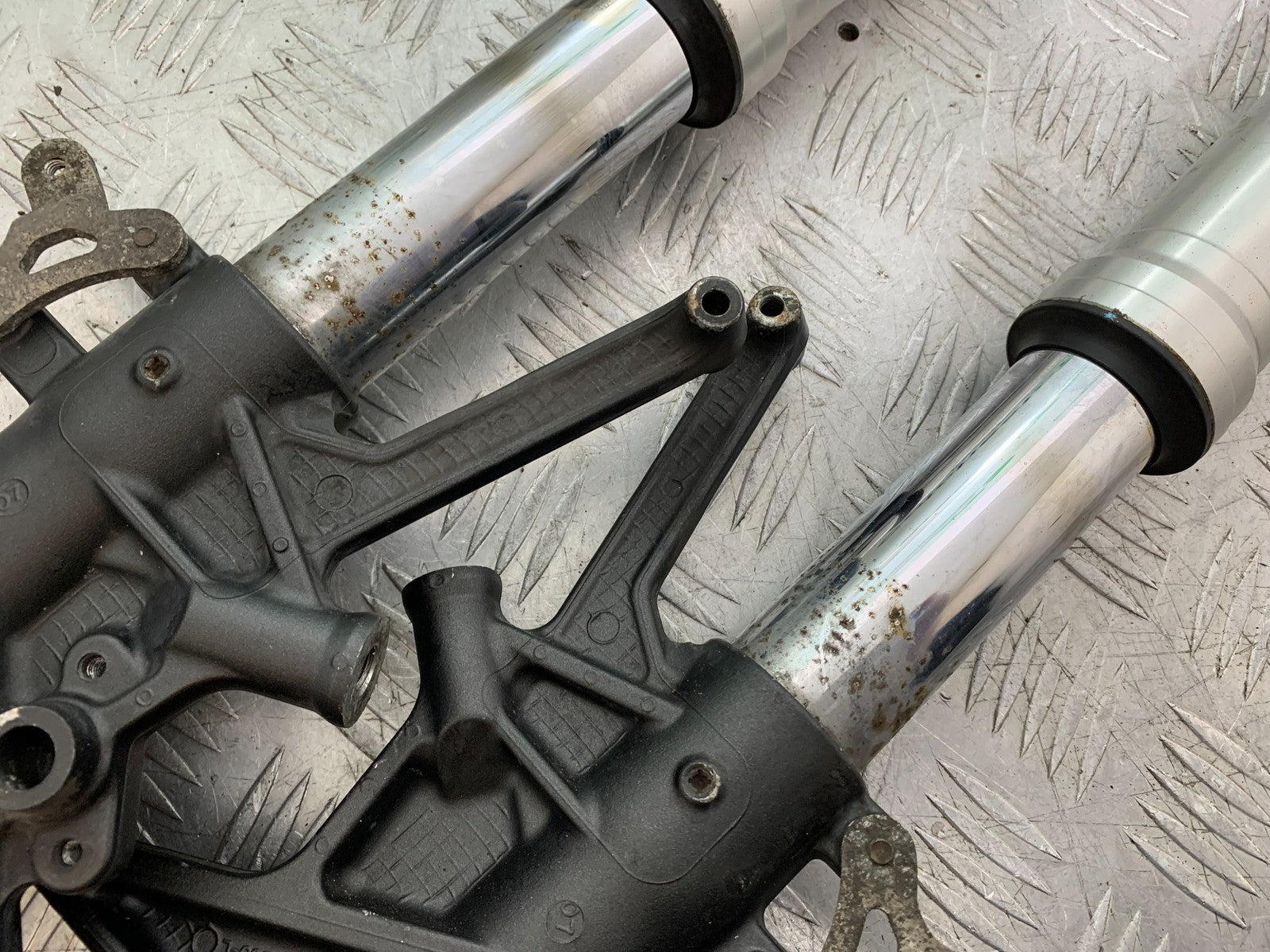 KAWASAKI GTR1400 GTR 1400 FORKS   YEAR 2007-2009 (CMB1306)