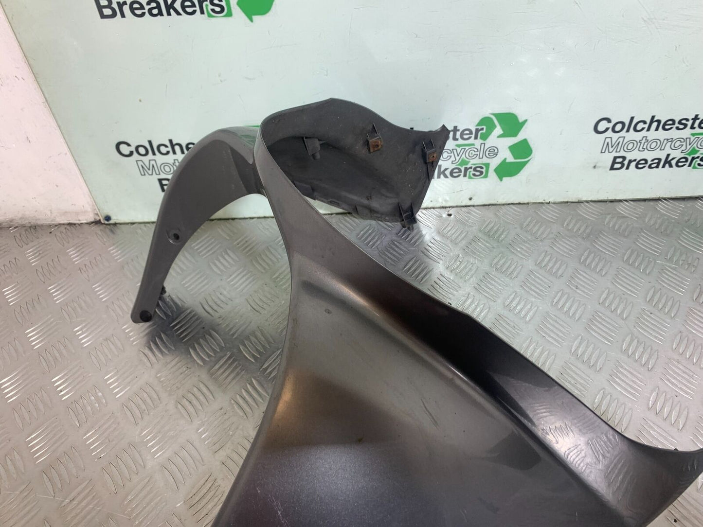 SUZUKI AN 200 UN 200 BURGMAN FAIRING PANEL YEAR 2007-09 (CMB1128)