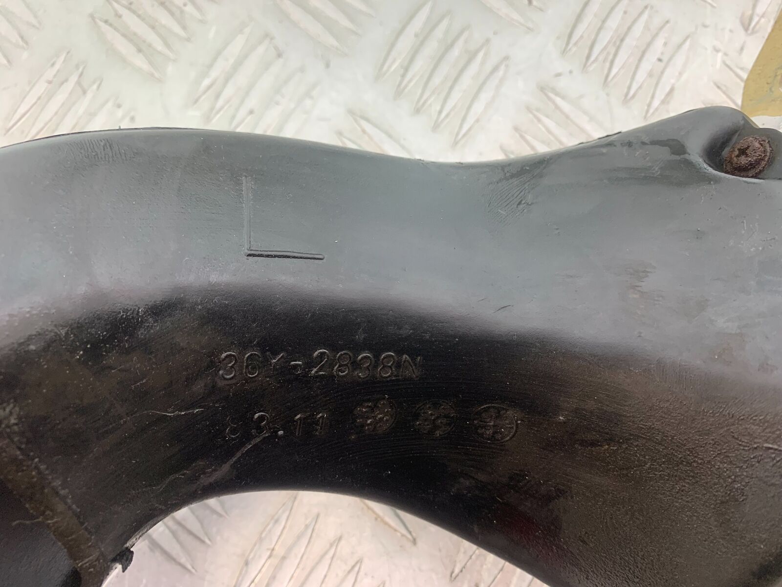 YAMAHA FJ1100 FJ 1100 LEFT AIR TUBE  YEAR 1984-1985 (CMB1101)
