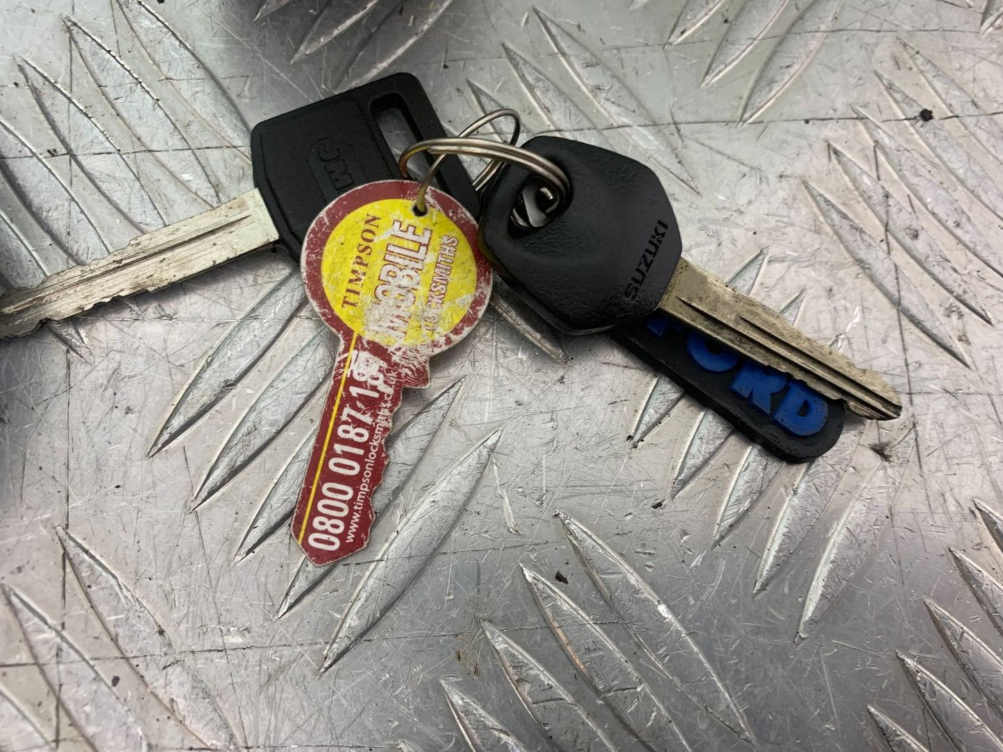 SUZUKI GSF600 GSF 600 BANDIT LOCKS AND KEYS   2000-2004 (CMB1269)