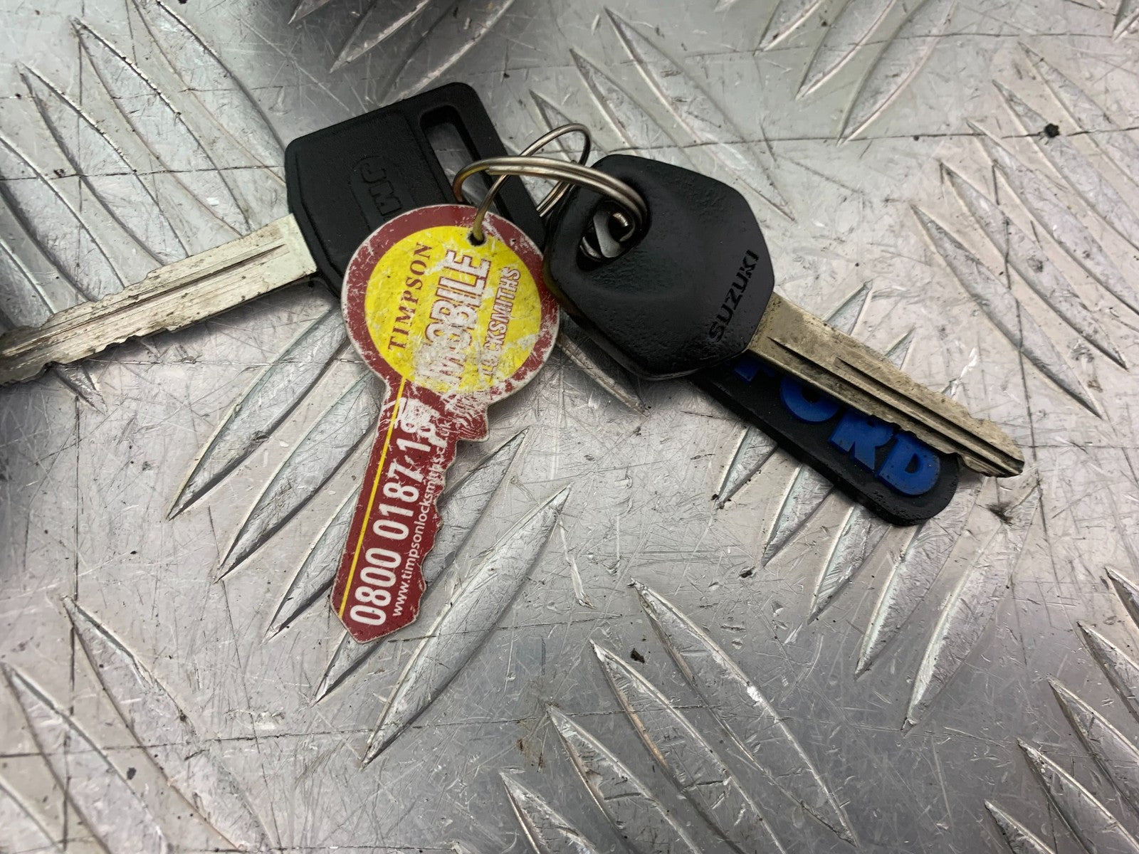 SUZUKI GSF600 GSF 600 BANDIT LOCKS AND KEYS   2000-2004 (CMB1269)