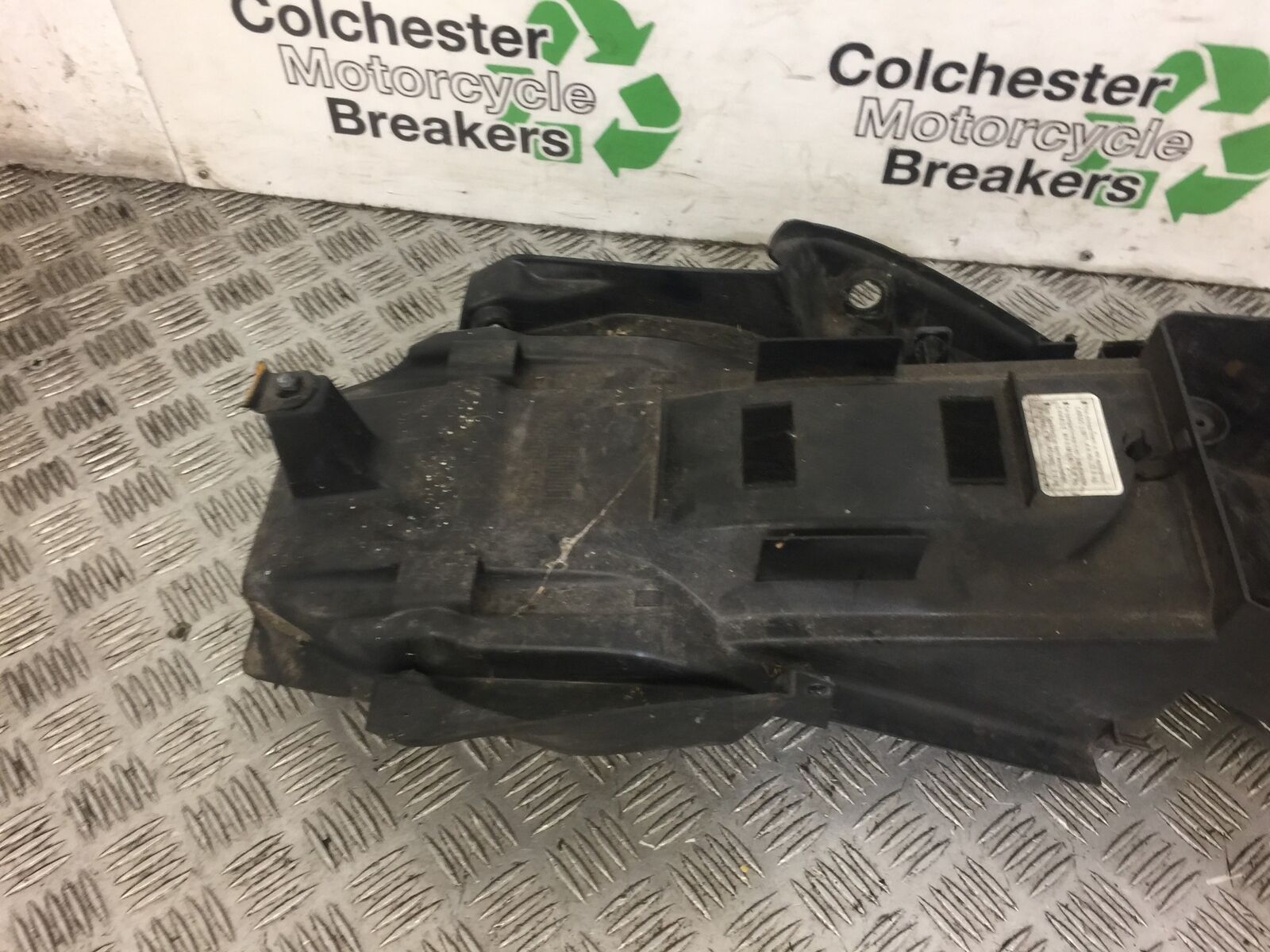 HONDA XL125 VARADERO UNDERTRAY  YEAR 2004 STOCK NO 409