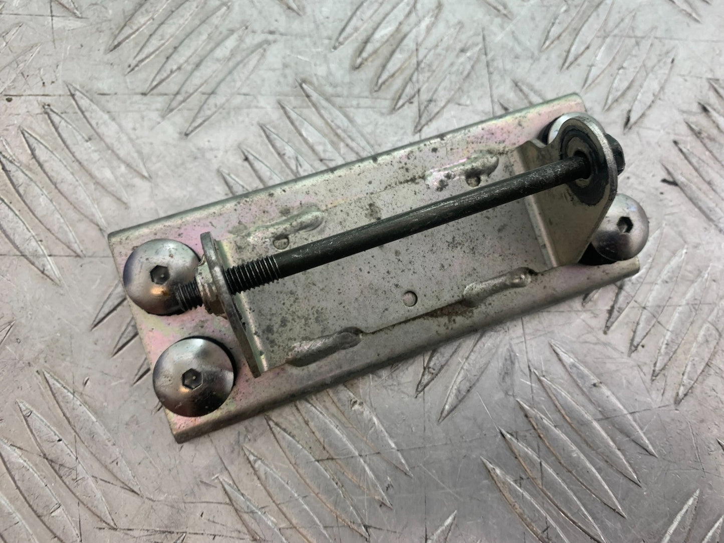 SUZUKI GSR600 GSR 600 PETROL TANK BRACKET   2006-2010 (CMB1177)